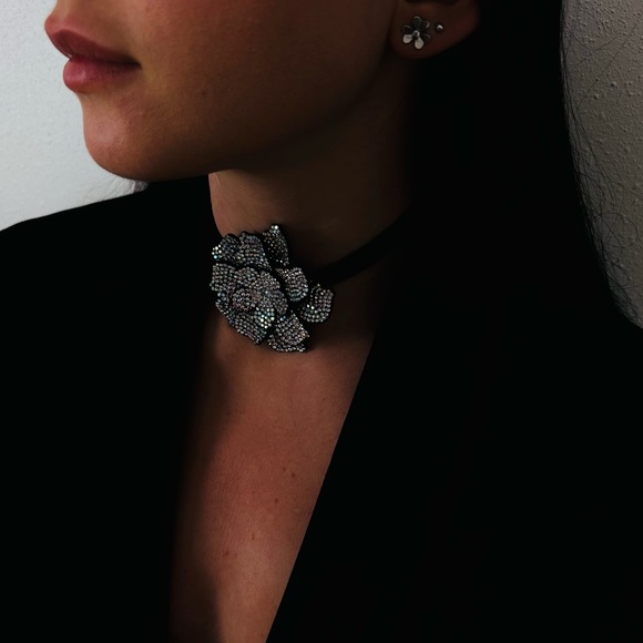 New Rhinestone Flower Large Black Necklace Choker - Picture 5 of 11